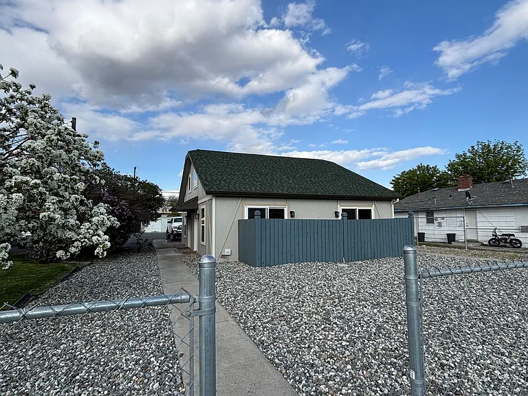 519 S Division St — Photo 1