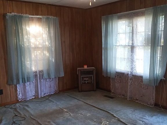3rd image of 610 Gum St