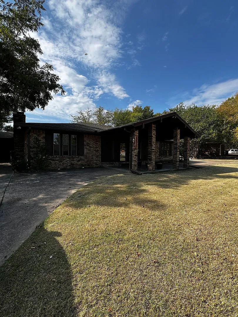 Move In Special Call Now — Photo 1