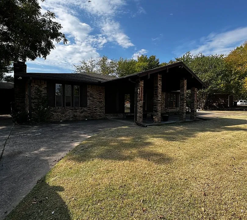 4802 Skywood Dr