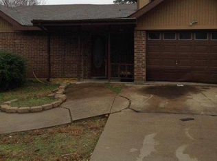 110 Juniper Dr, Arlington, TX 76018