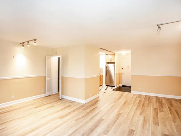 201 Saint Pauls Avenue image 17 of 37