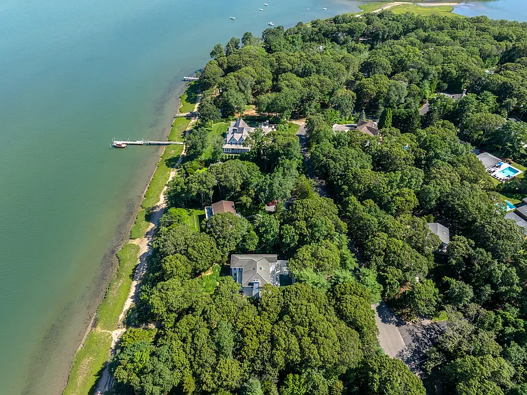 26 Three Mile Harbor Dr — Photo 44