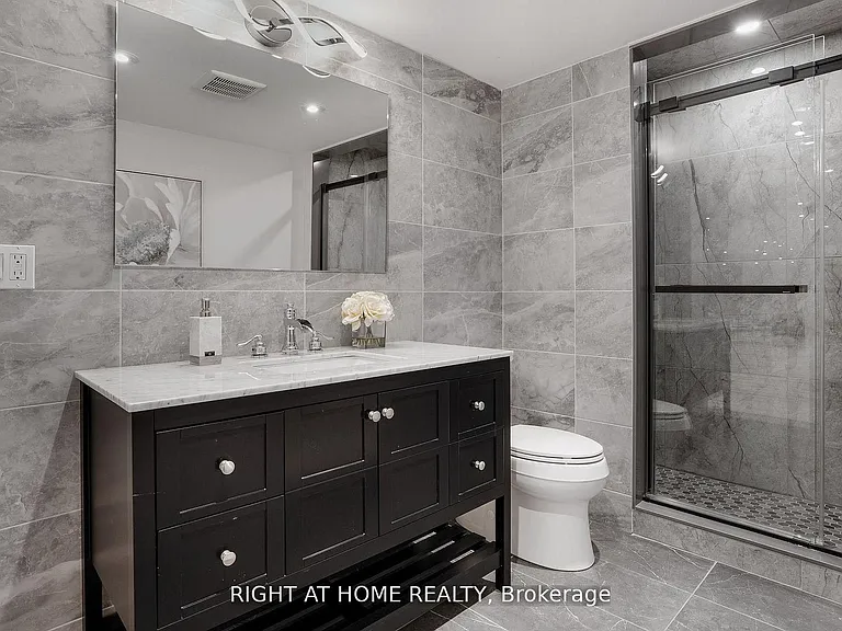 101 Sladden Ct — Photo 35