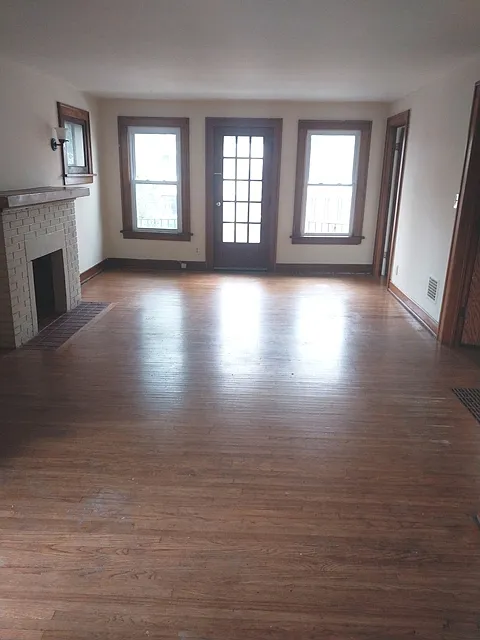 2 bed, 1050 sqft, $1,250 — Photo 2