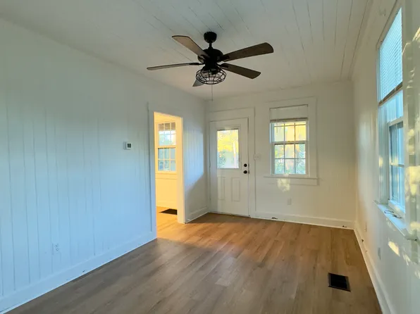 2084 Huntsford Rd, Jacksonville, FL 32207