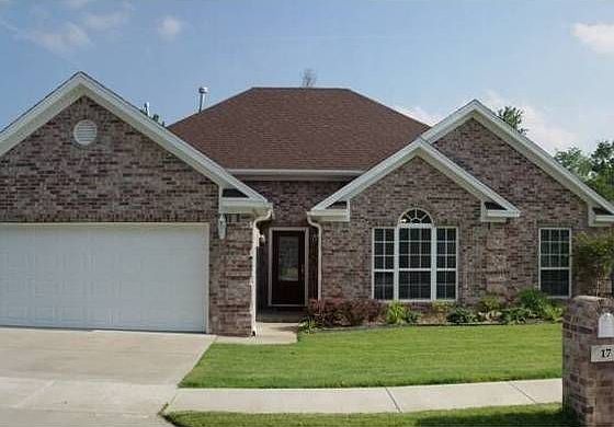 1st image of 17 Chateaus Ln