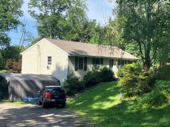 41 Chipmunk Trl, Sandy Hook, CT 06482