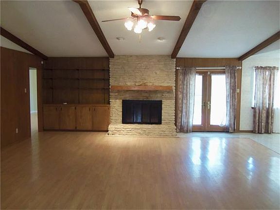 2nd image of 7401 Oak Meadow Dr