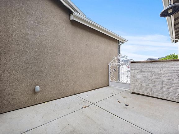 4th image of 9223 Manor Glen Ln