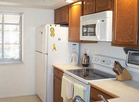 3rd image of 766 Avenida Estancia APT I