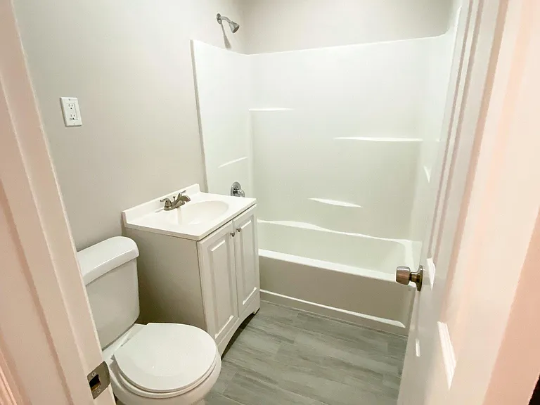 1016 Carroll St — Photo 9