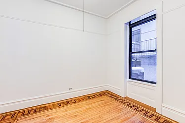 Rented by Barkoff Residential 