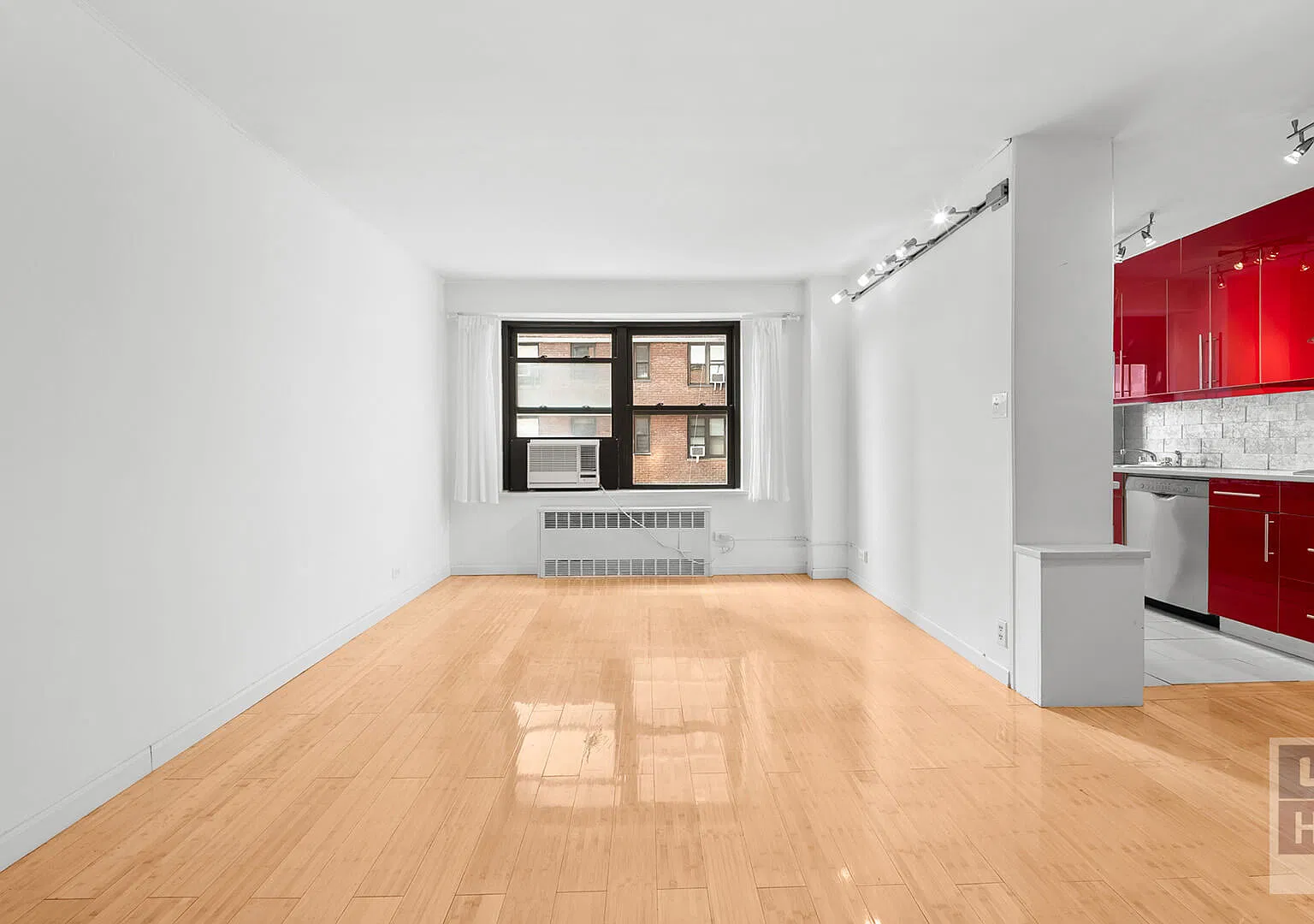 415 Grand Street — Photo 2