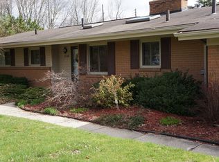 7390 Kenilworth Dr, Lambertville, MI 48144