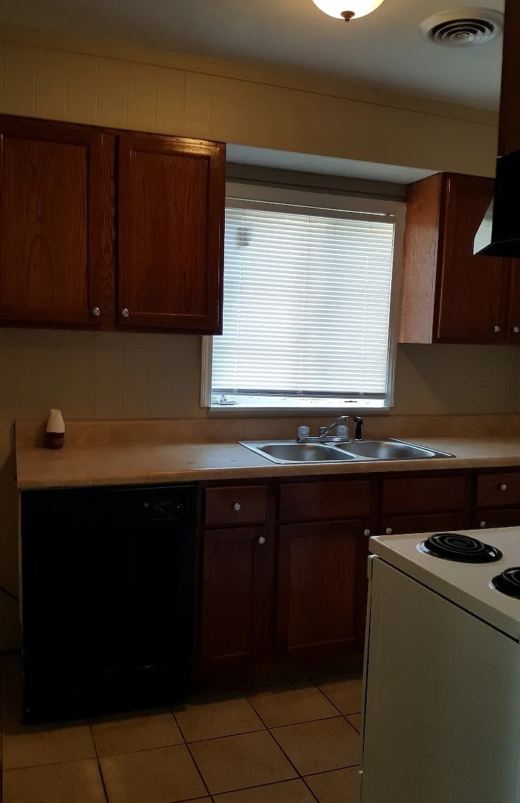 4331 Emily Ave — Photo 2