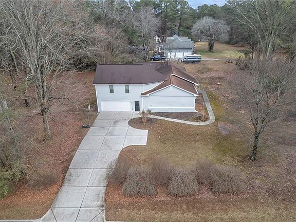 5th image of 520 Herring Rd