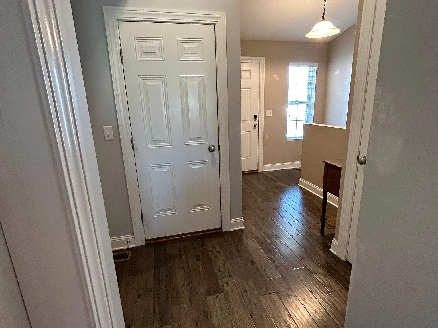 4 bed, 2300 sqft, $2,400 — Photo 2