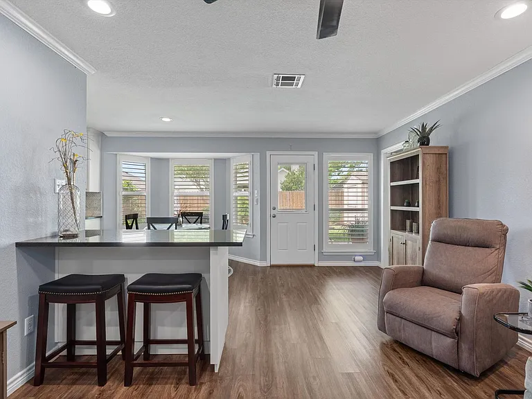 226 Claris Ln — Photo 7