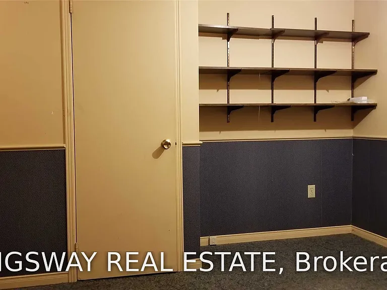 465 Maple Grove Dr — Photo 12