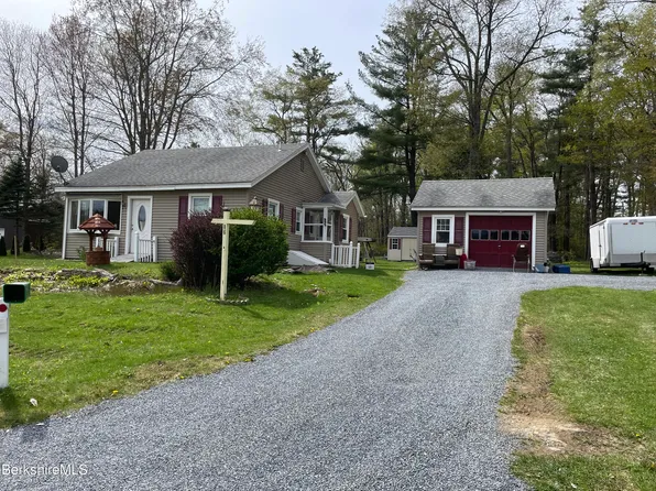 86 Hobomack Ave, Pittsfield, MA 01201