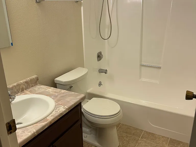 834 Carlita Cir #D — Photo 6