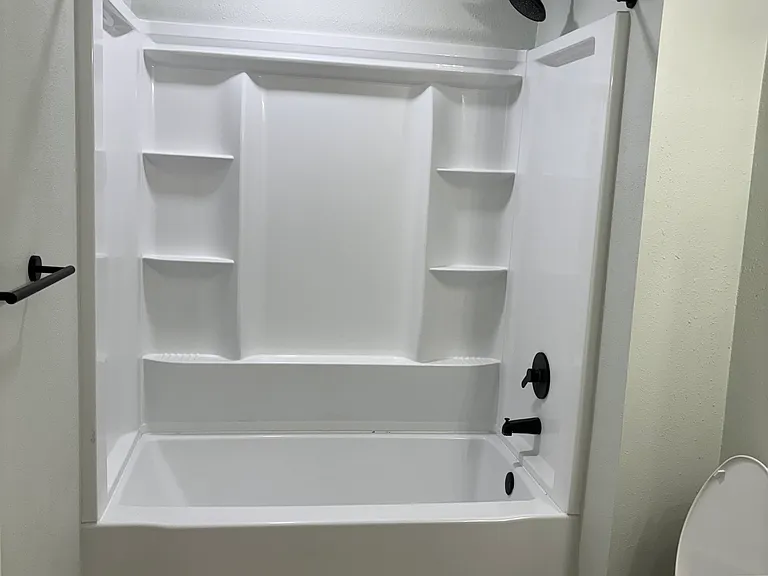 Full bathroom