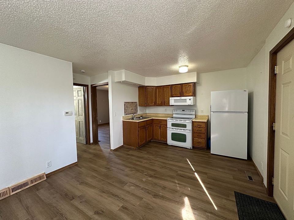 2nd image of 121 N 3rd St APT 2