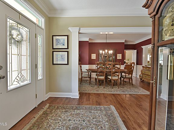 5th image of 230 Skyview Dr
