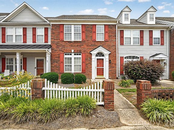2nd image of 6921 Creft Cir