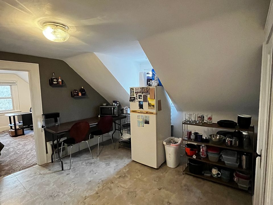 Kitchen - Large pantry not shown