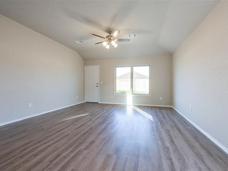127 Sterling River Ln — Photo 3