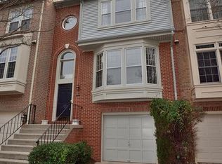 11910 Matthews Ct, Fairfax, VA 22033