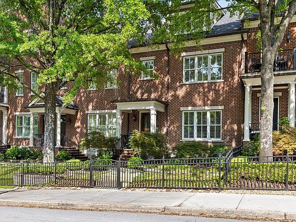 3rd image of 224 Cherry St