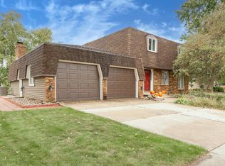 1175 Maricopa Dr, Oshkosh, WI 54904