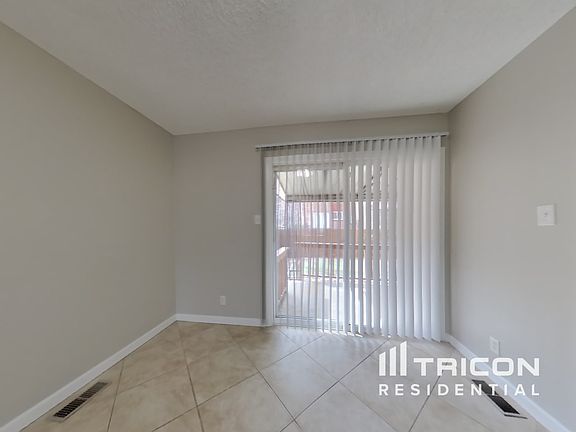 4th image of 11669 Logan St