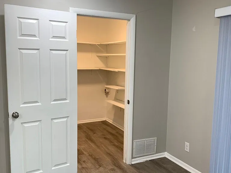 3626 Admiral Dr — Photo 10
