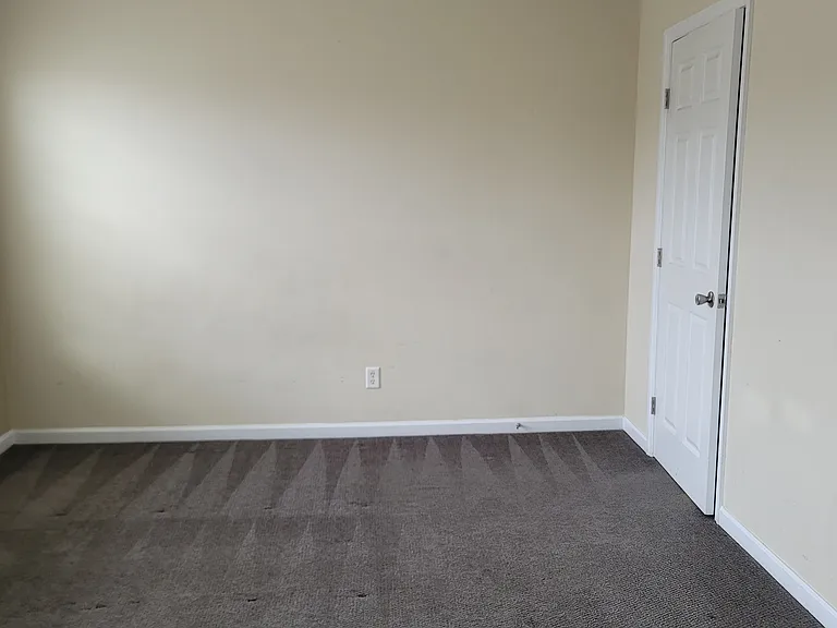 1252 Longpoint Dr — Photo 5