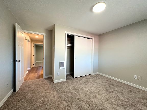5th image of 11915 NE 18th St APT D