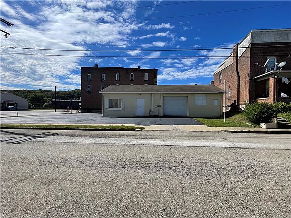 3rd image of 400 Pillow St