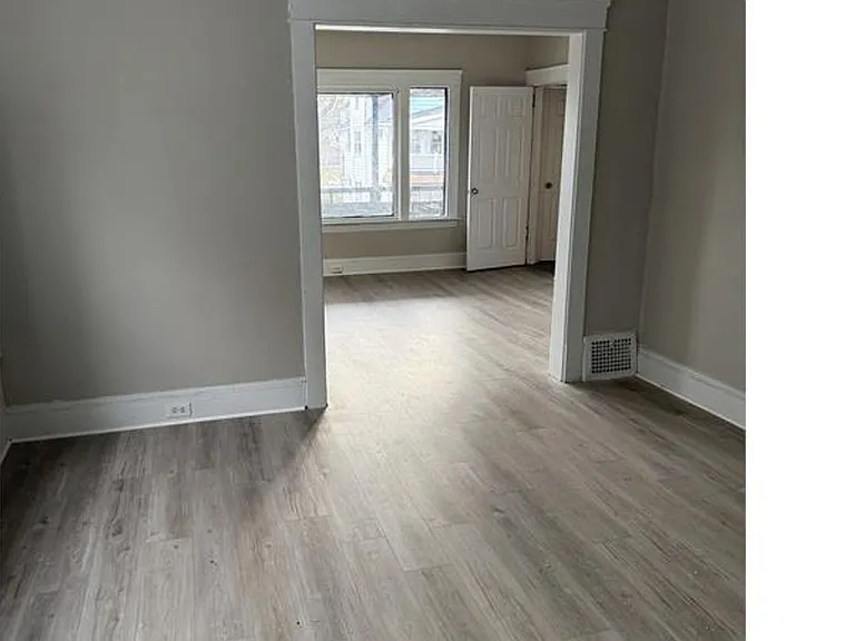11903 Fairport Ave — Photo 20
