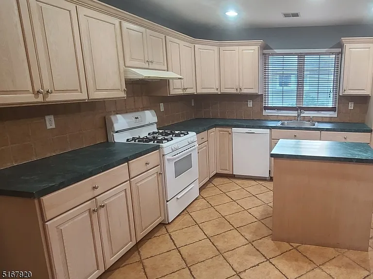 95 Springfield Ave #2 — Photo 2