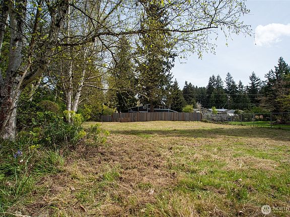 3rd image of 11409 93rd Avenue E