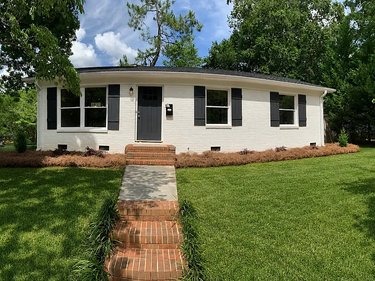 3901 Slagle Dr — Photo 1