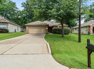 8 Shady Oak Ln, Conroe, TX 77304