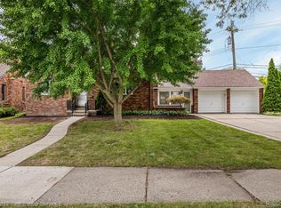 1003 Fisher Rd, Grosse Pointe, MI 48230