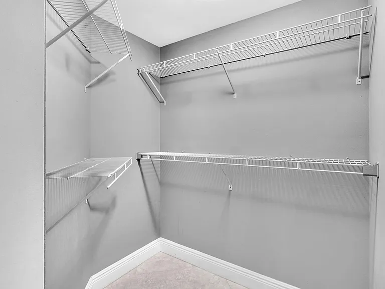 2881 N Oakland Forest Dr #105 — Photo 28