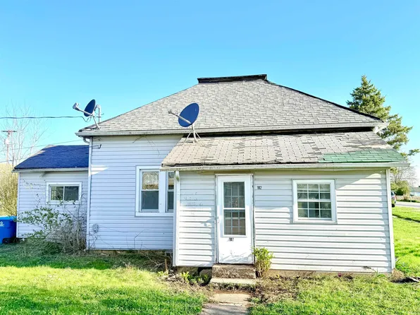 102 W Harrison St, Converse, IN 46919