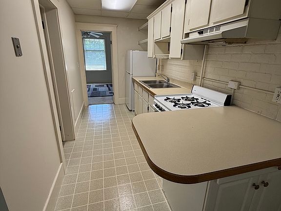3rd image of 305 Rumsey Ave #5