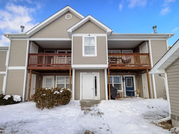 1398 Heatherwood Ln, Ann Arbor, MI 48108